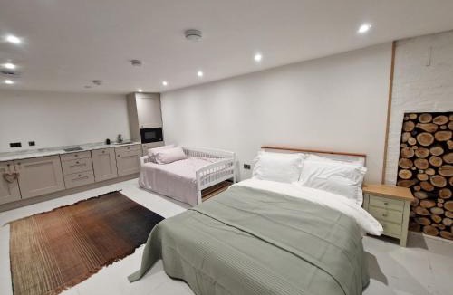 Heath and Reach Apartment | Garden Apartment, sleeps 4