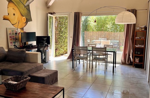 Saint-Just Apartment | Garden apartment in petite camargue