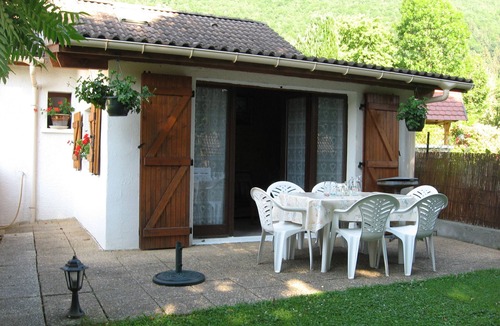 Lathuile Apartment | Garden apartment near Lake Annecy, ideal for family holidays .