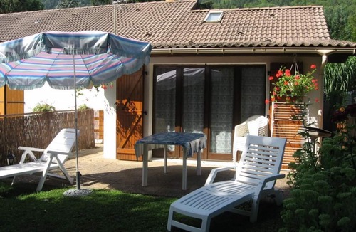 Lathuile Apartment | Garden apartment near Lake Annecy, ideal for family holidays .