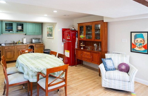 Cabin John Apartment | Garden Apartment Retreat