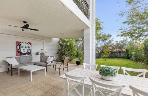 South Brisbane Apartment | Garden Apt 2Bed/2Bath, parking