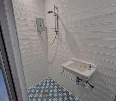 Heath and Reach Apartment | Garden Barn Studio, sleeps 3