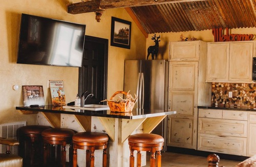 Brenham House | Garden Cottage at Rockin Star Ranch
