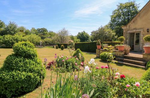 Black Bourton House | Garden Cottage