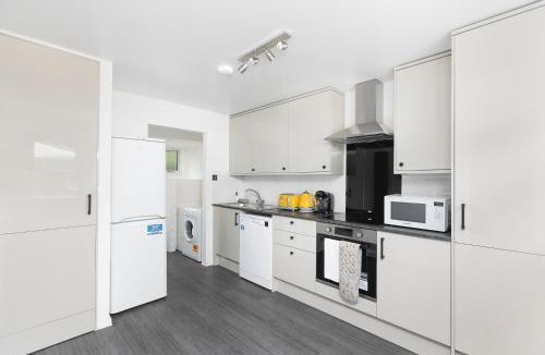 Shephall Apartment | Garden Escape Spacious 2 Bed with Parking
