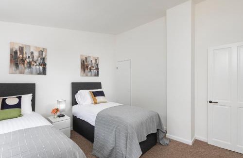 Shephall Apartment | Garden Escape Spacious 2 Bed with Parking