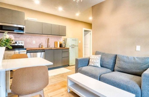 Roncesvalles Village Apartment | Garden-Facing Gem in Fab Roncy!