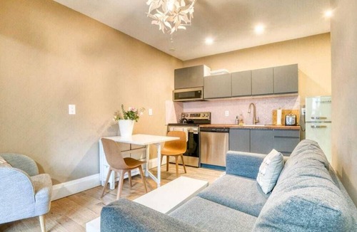 Roncesvalles Village Apartment | Garden-Facing Gem in Fab Roncy!