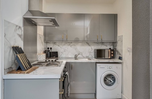 Bonhill Apartment | Garden Flat, Loch Lomond