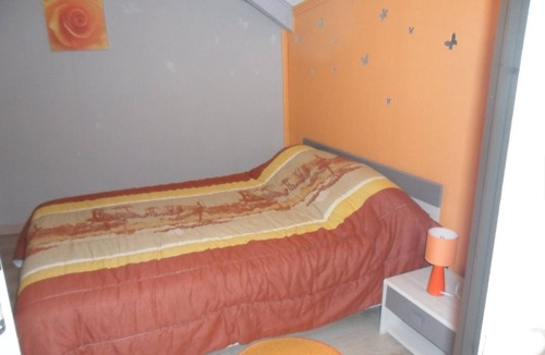 Saint-Florent-sur-Cher House | GARDEN GROUND APARTMENT