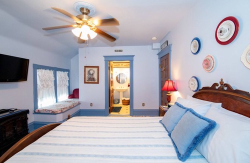 Sturgeon Bay Bed & Breakfast | Garden Gate BnB