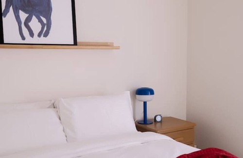 Brunswick North Apartment | Garden Gem: Coburg Leafy Apt.