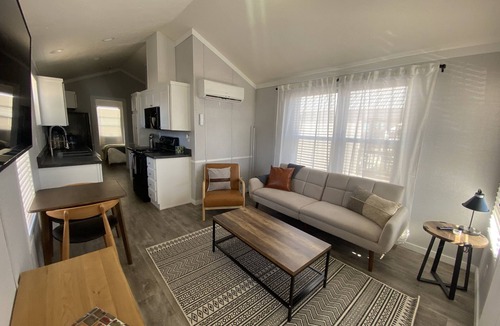 Sierra Vista Cabin | Garden Grove Cottage #1