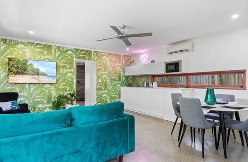 Tewantin Apartment | Garden Hideaway