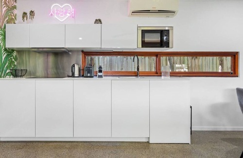 Tewantin Apartment | Garden Hideaway