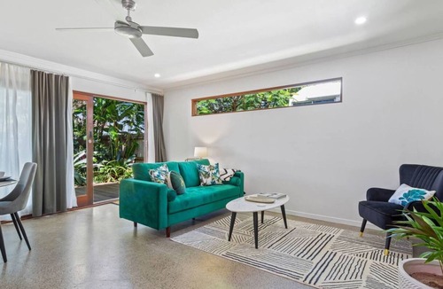 Tewantin Apartment | Garden Hideaway