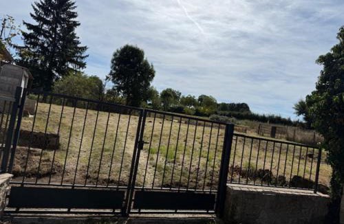 Saint-Benin-d'Azy Villa | Garden House