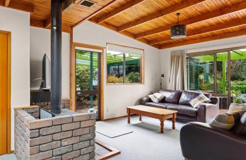 Tirohanga House | Garden House