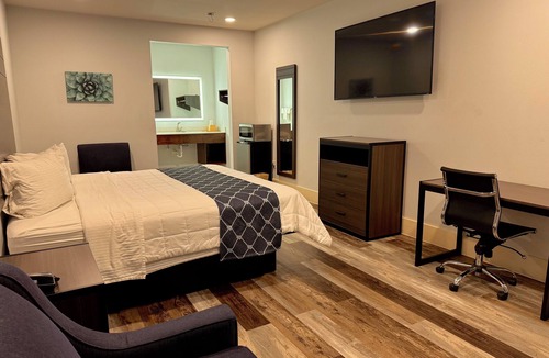 Humble Hotel | Garden Inn Express