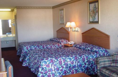 Rockmart Hotel | Garden Inn & Suites