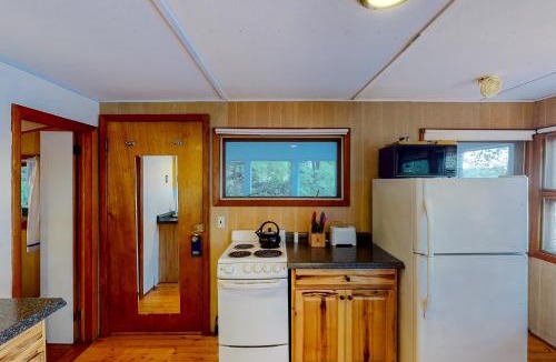 Charlotte House | Garden Island's Oak