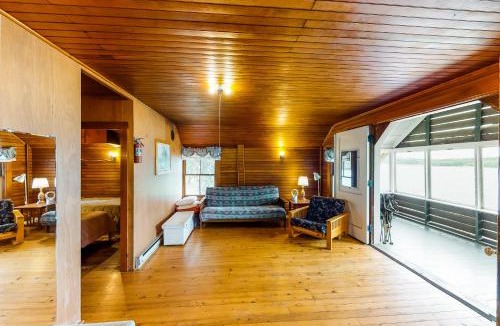 Charlotte House | Garden Island's Willow