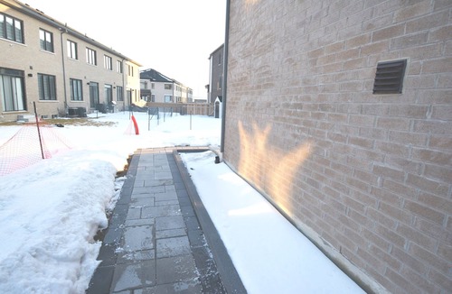 Vaughan House | Garden-Level 1-Bedroom Suite with Private Entrance
