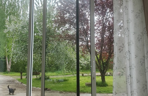 Saint-Fraimbault Bed & Breakfast | Garden-level B&B in the Normandy countryside