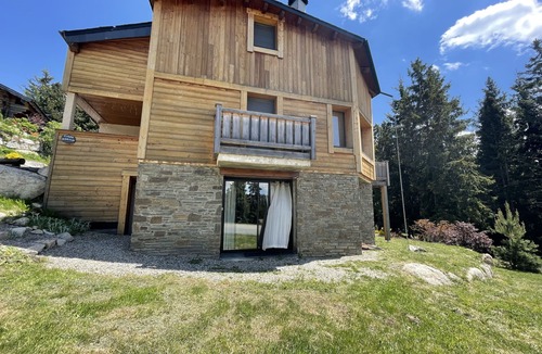 Pyrenees 2000 Ski Chalet | Garden level Chalet les Silènes Bolquere