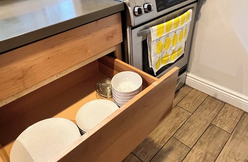 Historic Downtown Apartment | Garden-Level Retreat by Van Vorst Park min.30days
