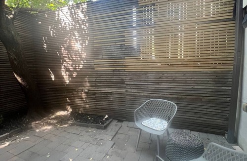 Historic Downtown Apartment | Garden-Level Retreat by Van Vorst Park min.30days