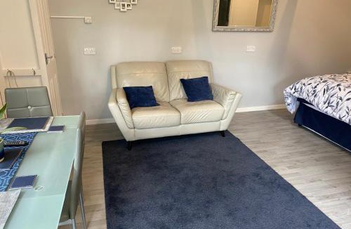 Tatenhill Apartment | Garden lodge