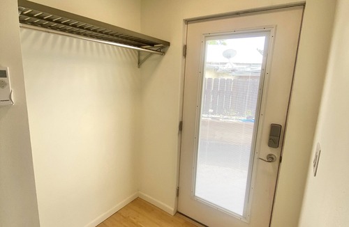 Los Griegos Apartment | Garden Patio Studio near Bosque, Old Town