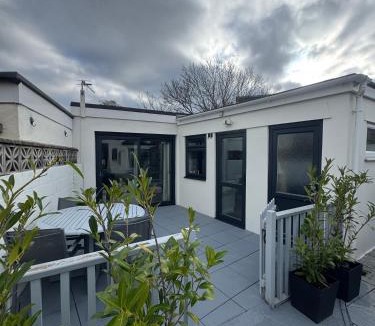 Clevedon Apartment | Garden Place