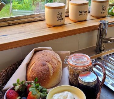 New Lambton Heights Apartment | Garden Rest