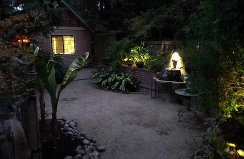 Central Davis Cottage | Garden Retreat! Central Davis