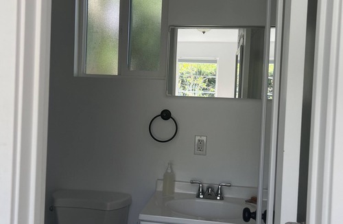 Martinez Apartment | Garden Studio 5 minutes to downtown