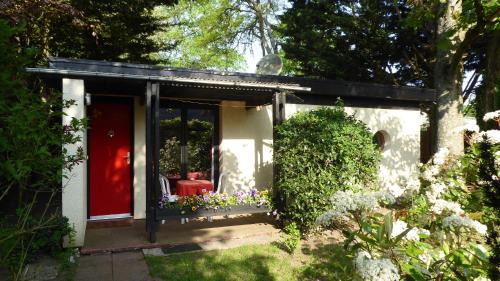 Tremblay-les-Gonesse Apartment | Garden Studio Chantilly