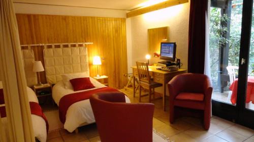 Tremblay-les-Gonesse Apartment | Garden Studio Chantilly