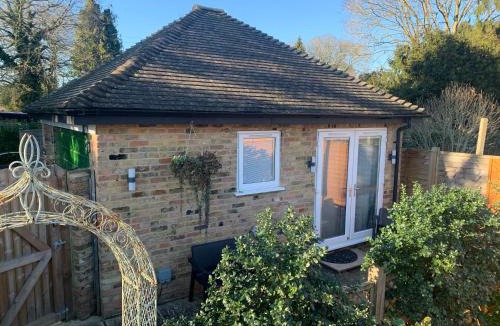 Bourne End Apartment | Garden Studio in Bourne End