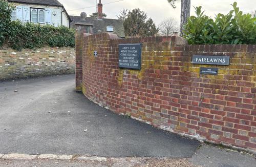 Bourne End Apartment | Garden Studio in Bourne End