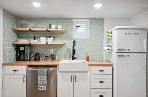 Belmont Apartment | Garden studio in Laurelhurst