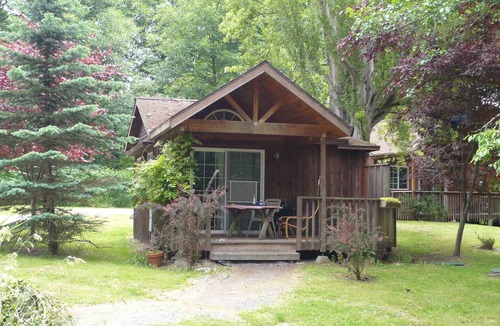 Eastsound Resort | Garden Studio Partial View - 1 min walk to prime west-facing beach