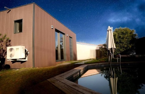 Meyzieu Nord Ouest Apartment | Garden studio with pool view