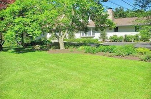 Town of North Castle Apartment | Garden Studio with Private Full Bath & Sauna. Self check-in.