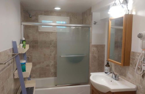 Town of North Castle Apartment | Garden Studio with Private Full Bath & Sauna. Self check-in.