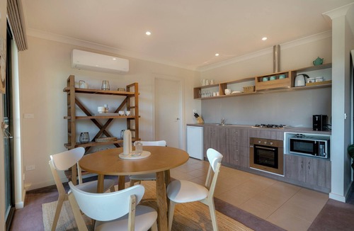 Woodend House | Garden Suite | Mount Macedon Winery