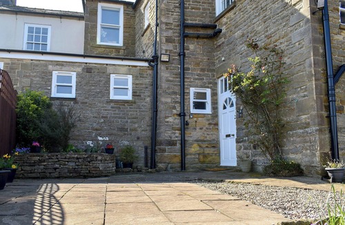 Sneaton Cottage | Garden View Apartment