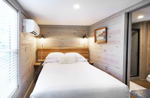 Arden Ski Chalet | Garden View Cabin .